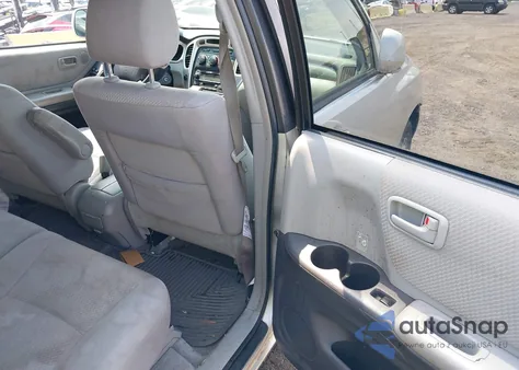 2005 Toyota Highlander V6 from USA, damaged, VIN JTEEP21A550116849